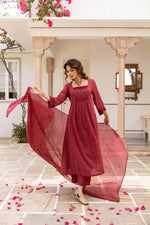 Super pretty Mul cotton embroidered suit set