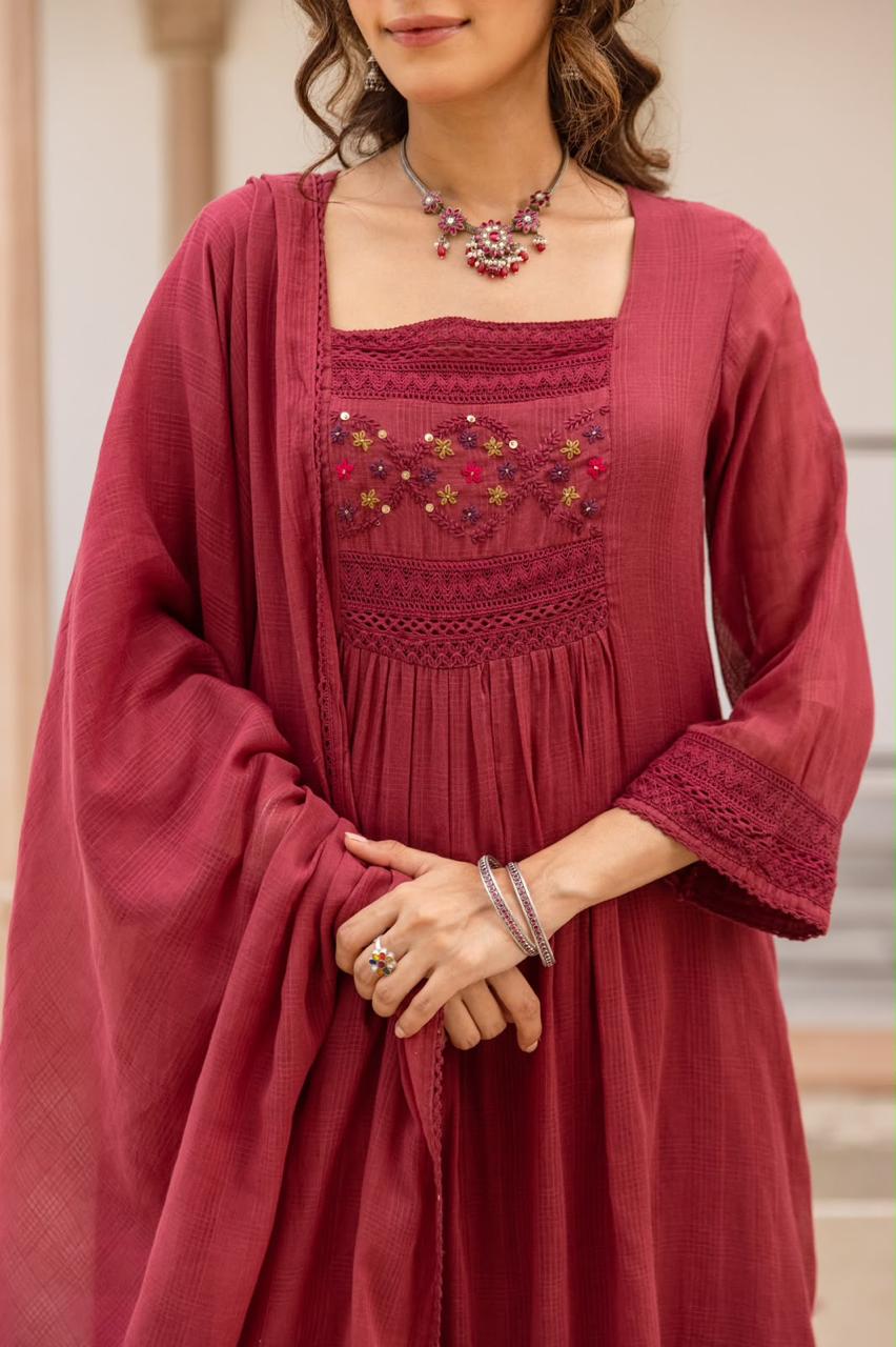 Super pretty Mul cotton embroidered suit set