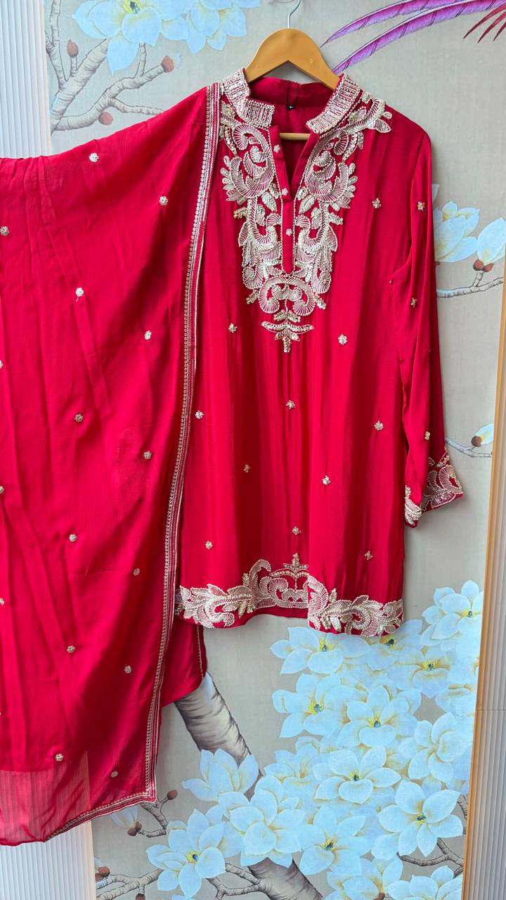 Super pretty premium chinon suit set in red