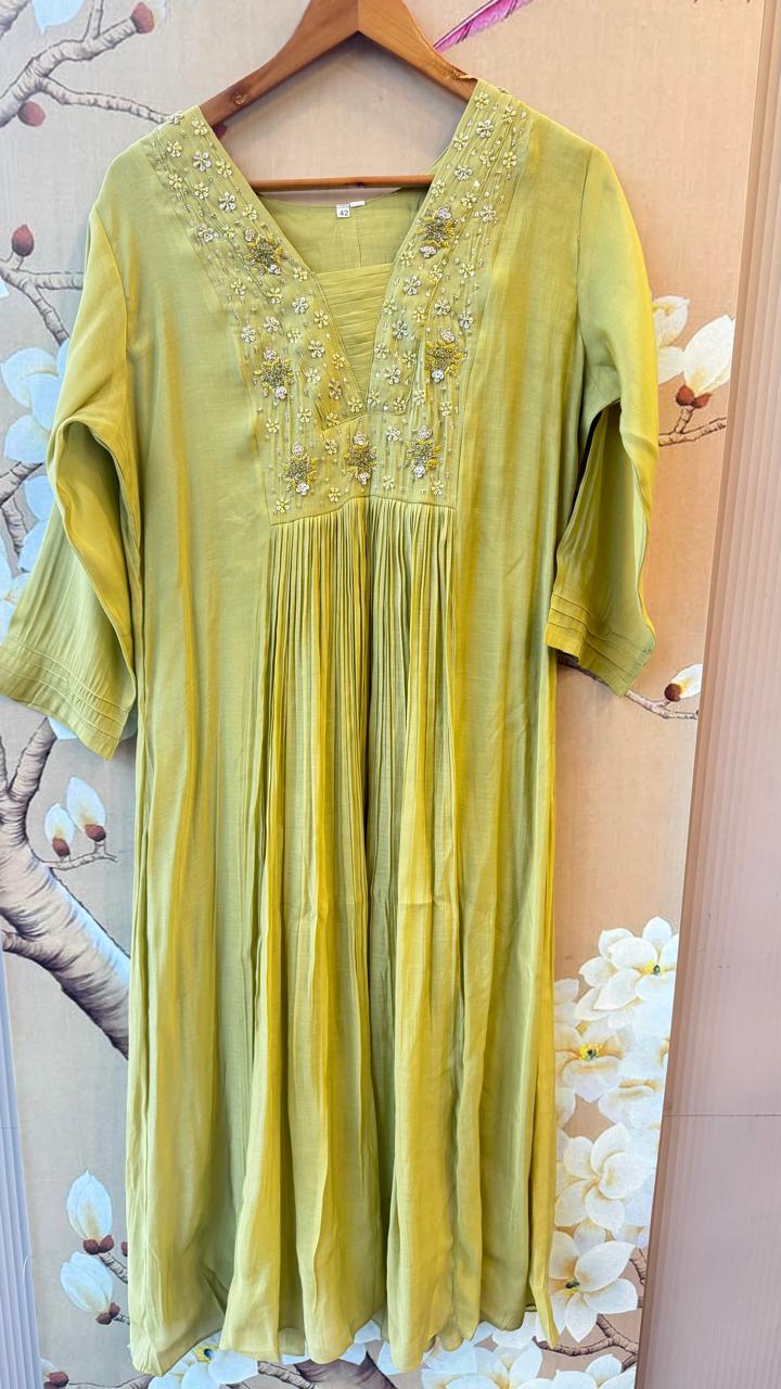 Pretty Mul Chanderi with bead work and lining full suit in Green