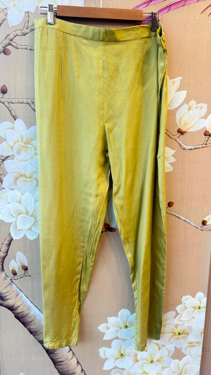 Pretty Mul Chanderi with bead work and lining full suit in Green