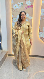 Premium tissue with self and cutwork detailing and bead work paired with Banarasi dupatta (slim fit)