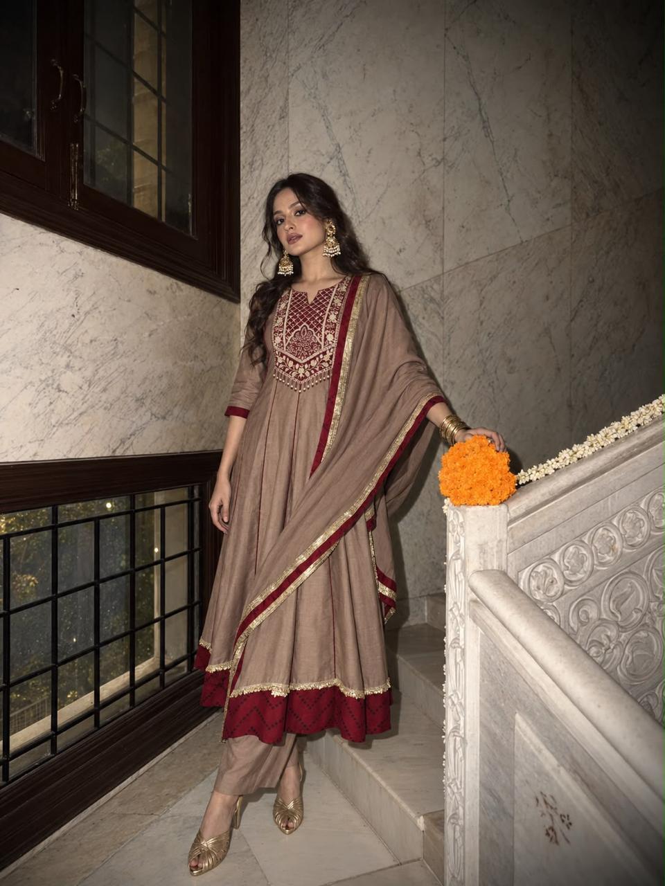 Wow Mul chanderi Anarkali suit set in red n beige
