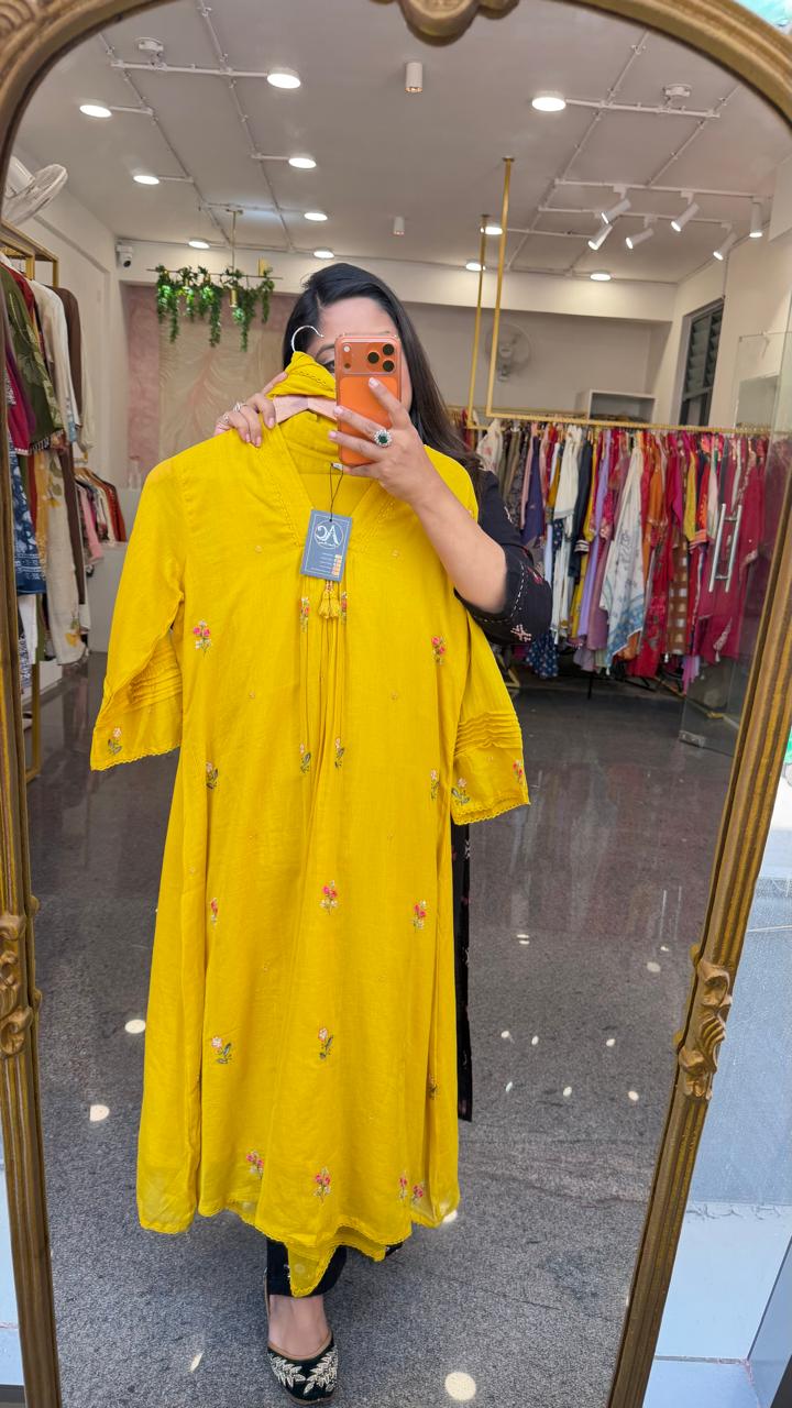 Restocked fully embroidered yellow full suit set in Mul cotton.