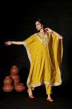 Pretty muslin kaftan set