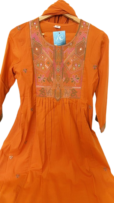 Embroidered cotton suit set