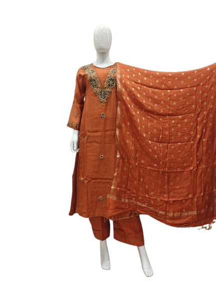 Pretty Mul chanderi paired with Banarasi dupatta