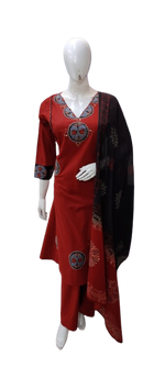 Pure cotton appliqué work designer pocket n back suit set