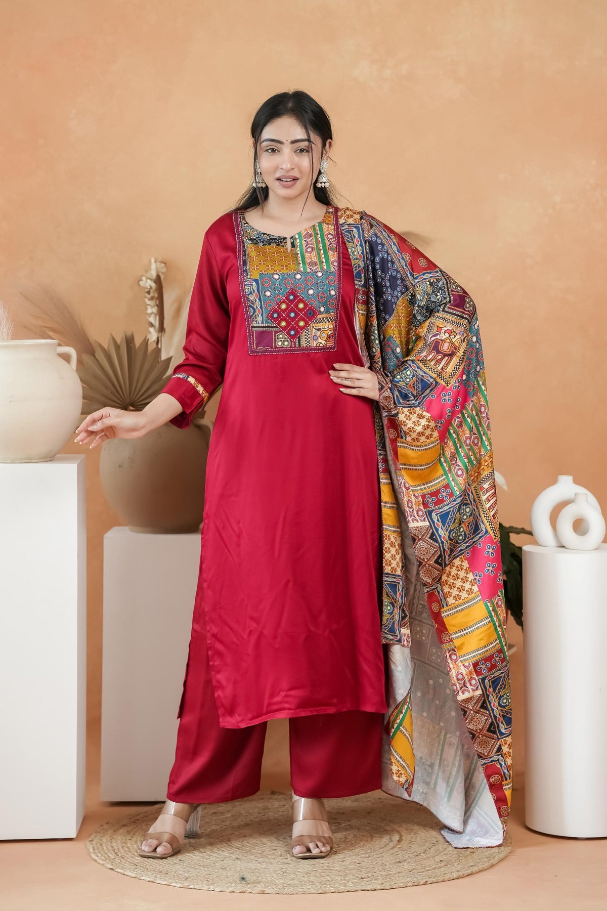 Gaji silk suit in red
