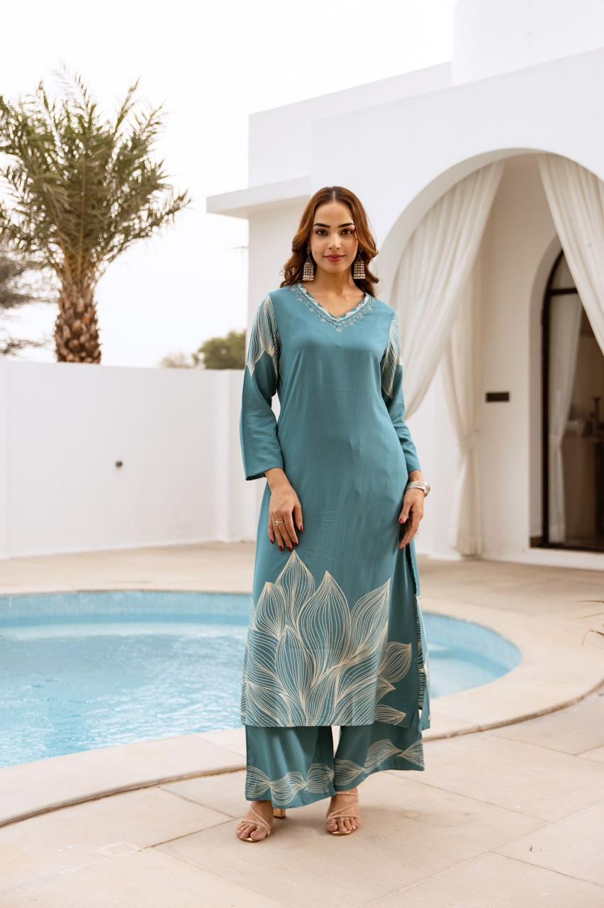 Smart heavy rayon palazzo set in blue