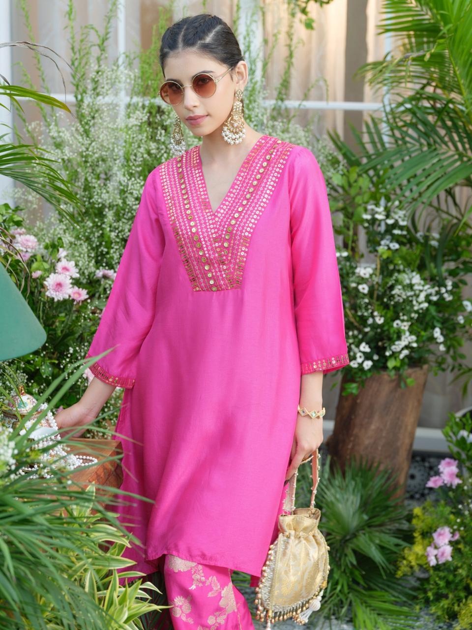 Pretty Banarasi pant shimmer tissue kurta V neck kurta pant