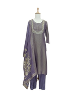 Shimmer tissue with designer pocket suit set