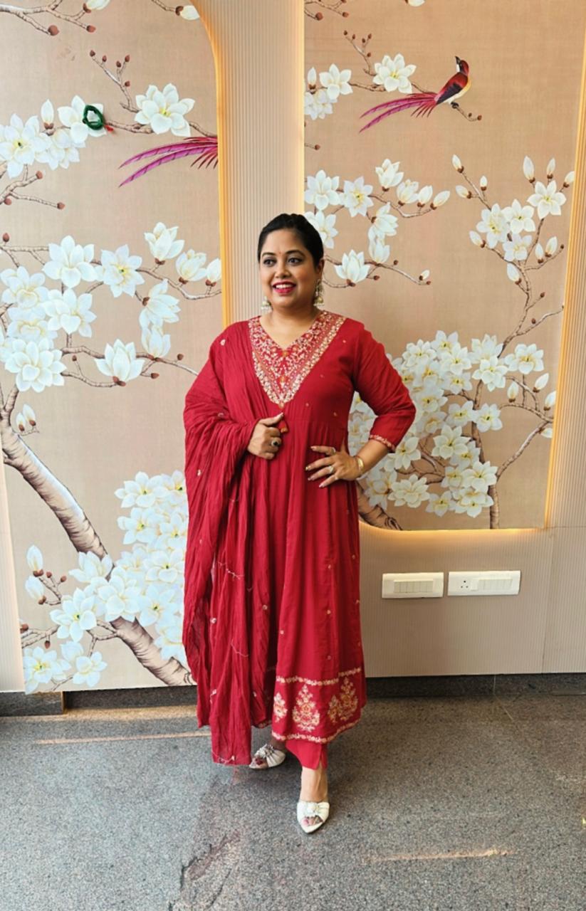 Wow Mul cotton lining Zari detailing suit set