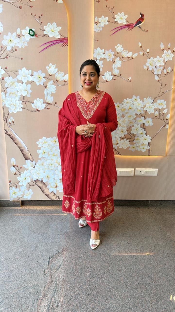 Wow Mul cotton lining Zari detailing suit set