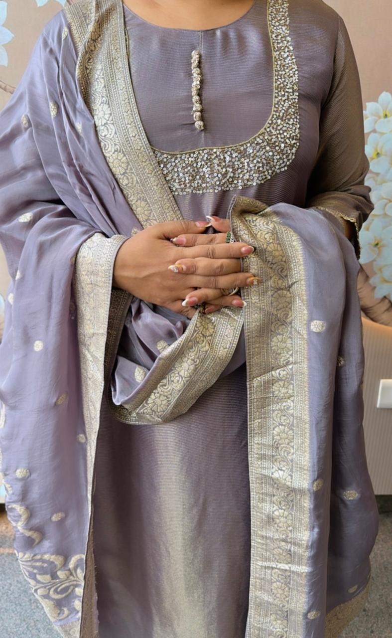 Shimmer tissue with designer pocket suit set