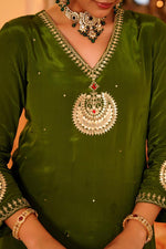 Wow crepe Zari detailing suit set in green