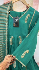 Premium tissue silk with Zari embroidery and tissue dupatta in green