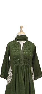 Pretty cotton designer back n pocket suit set in green