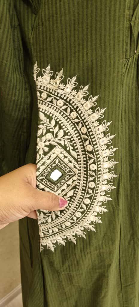 Pretty cotton designer back n pocket suit set in green