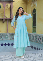 Smart embroidered kurta pant with pocket in blue