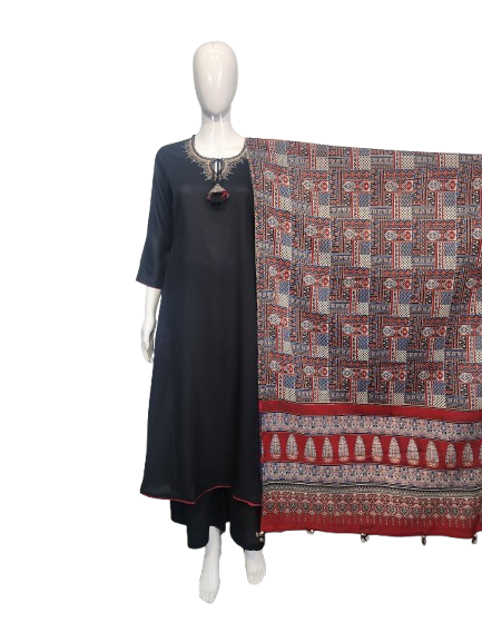 Heavy rayon with kalamkari dupatta