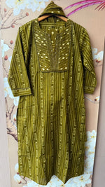 Pretty cotton full suit in green