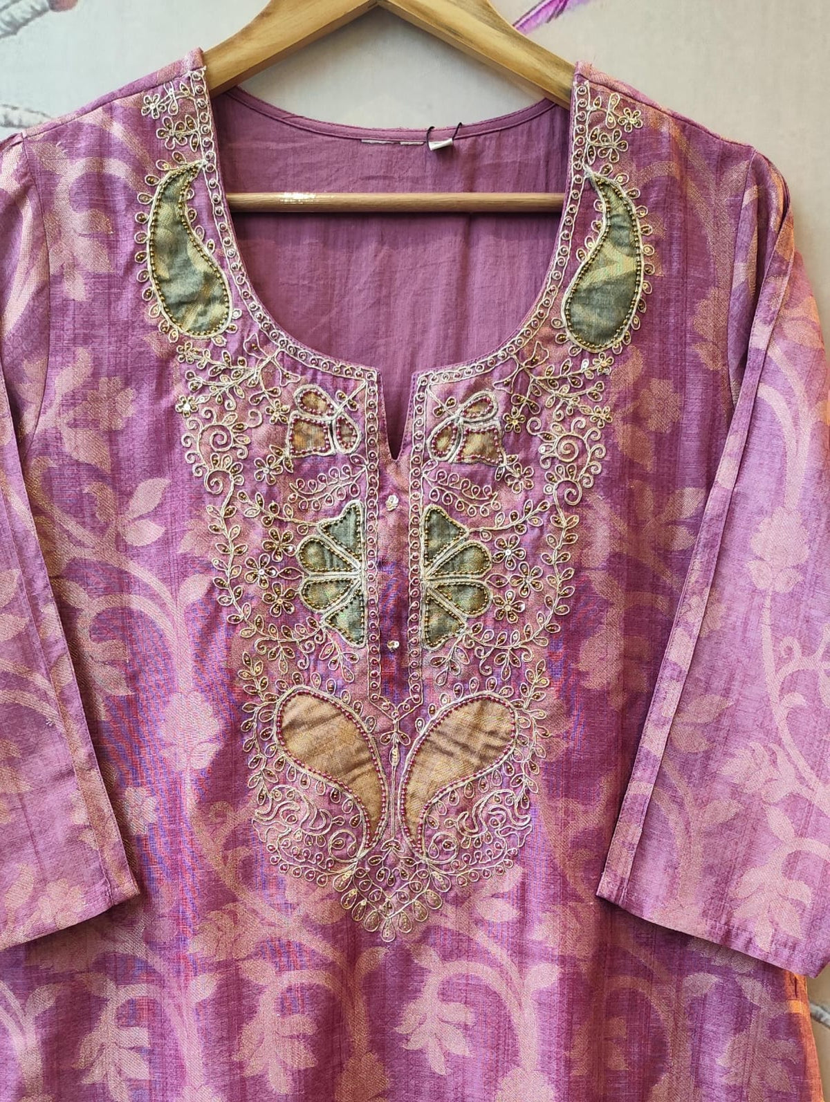Premium Banarasi suit set in pink with zari detailing
