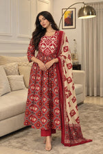Pretty Patola cotton suit in red