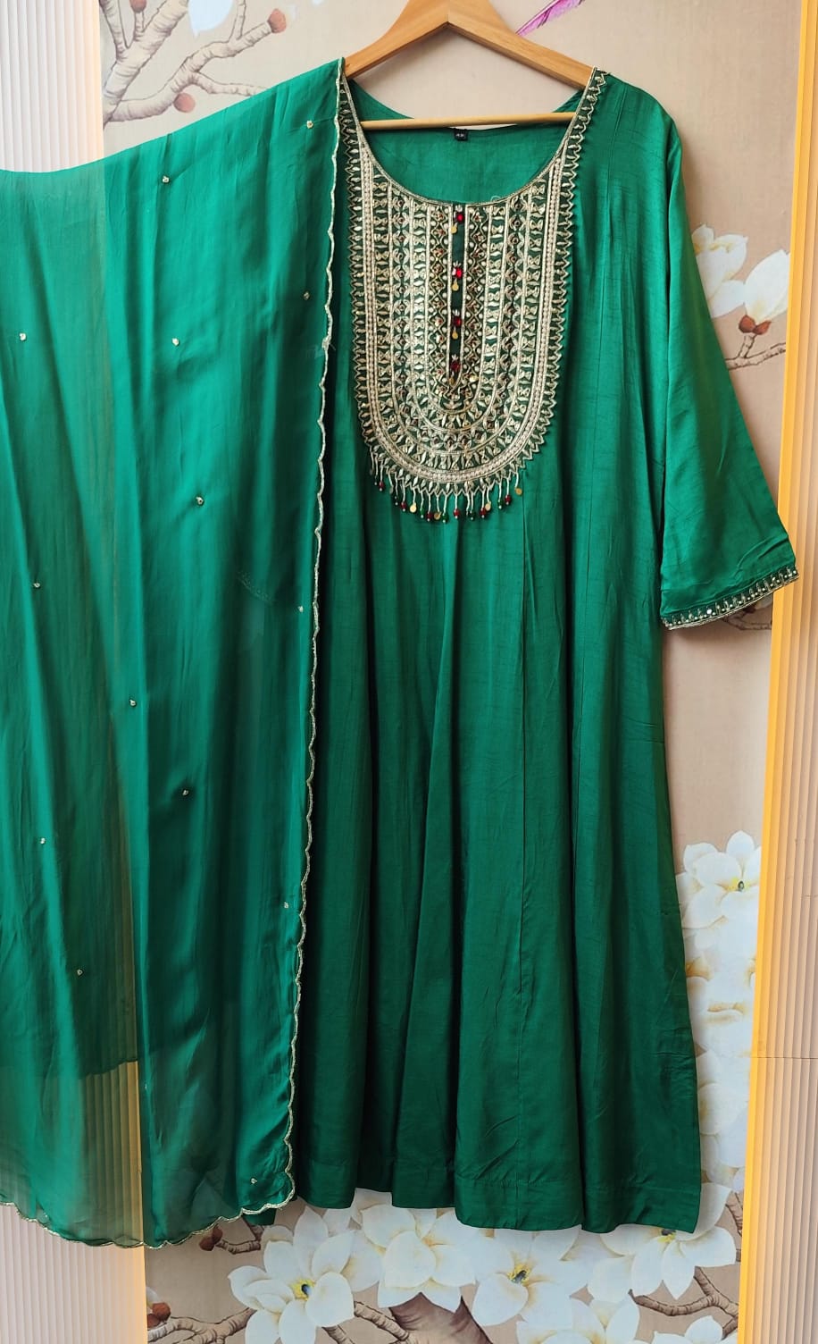 Super handwork suit set in bottle green