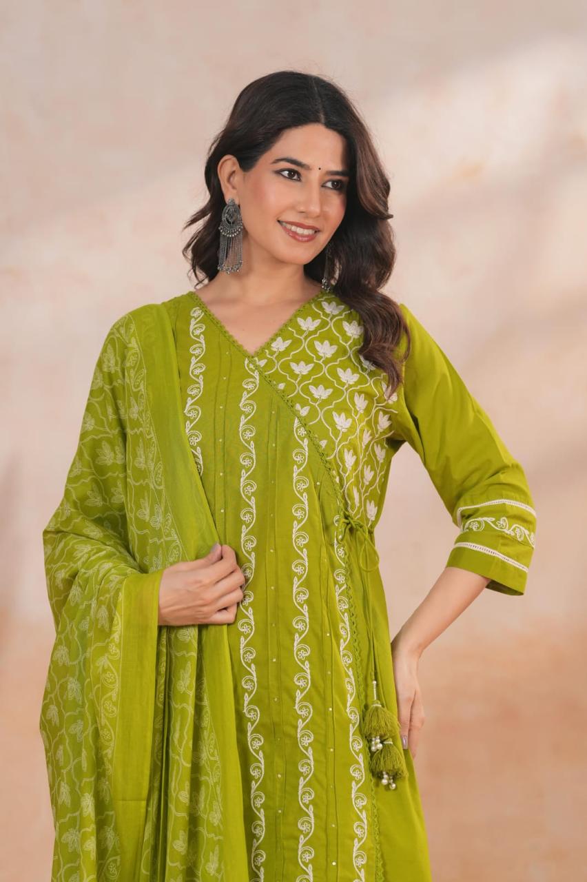 Aangrakha pattern embroidered pure cotton full suit set in green