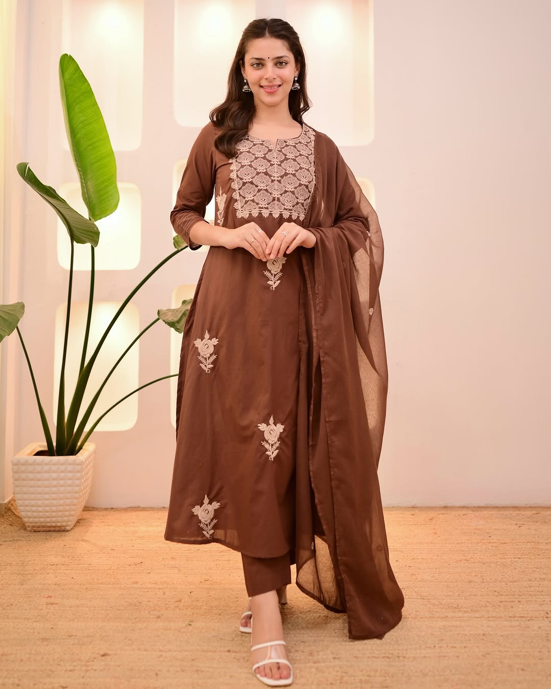 Brown embroidered cotton suit set with lining