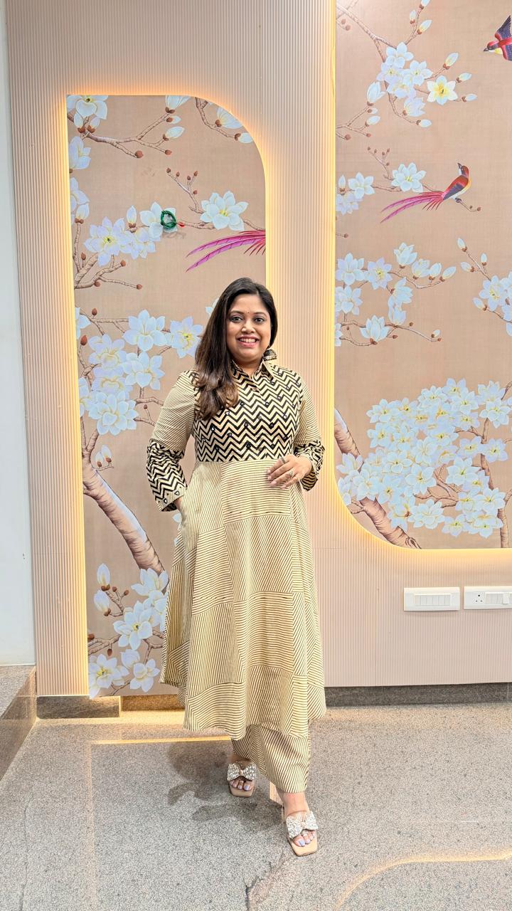 Pretty pretty cotton A line kurta with pocket paired with pant in black