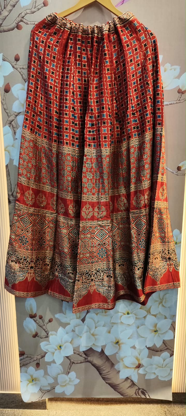 Premium gaji red n gold skirt