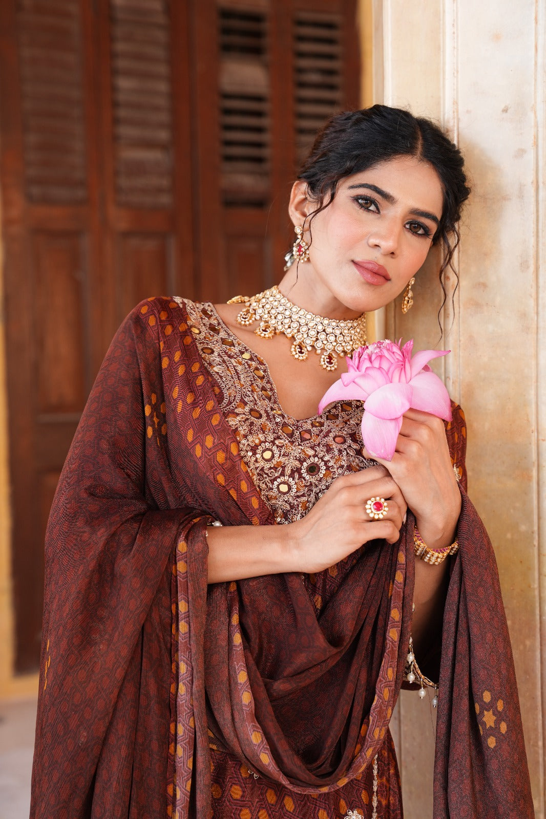 Pretty chinon Zari detailing plazzo set in brown