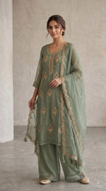 Pretty embellished salsa lining suit set ( true to size ) in green