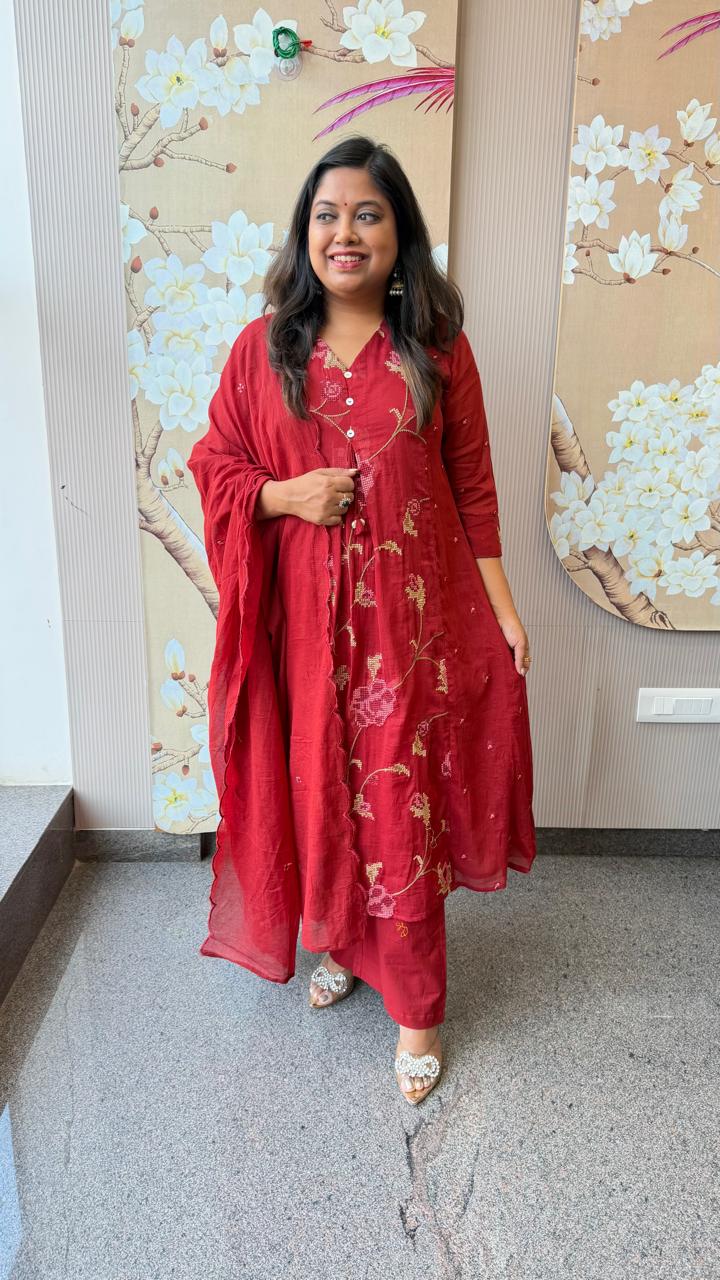 Fully embroidered pure Mul cotton suit set in red