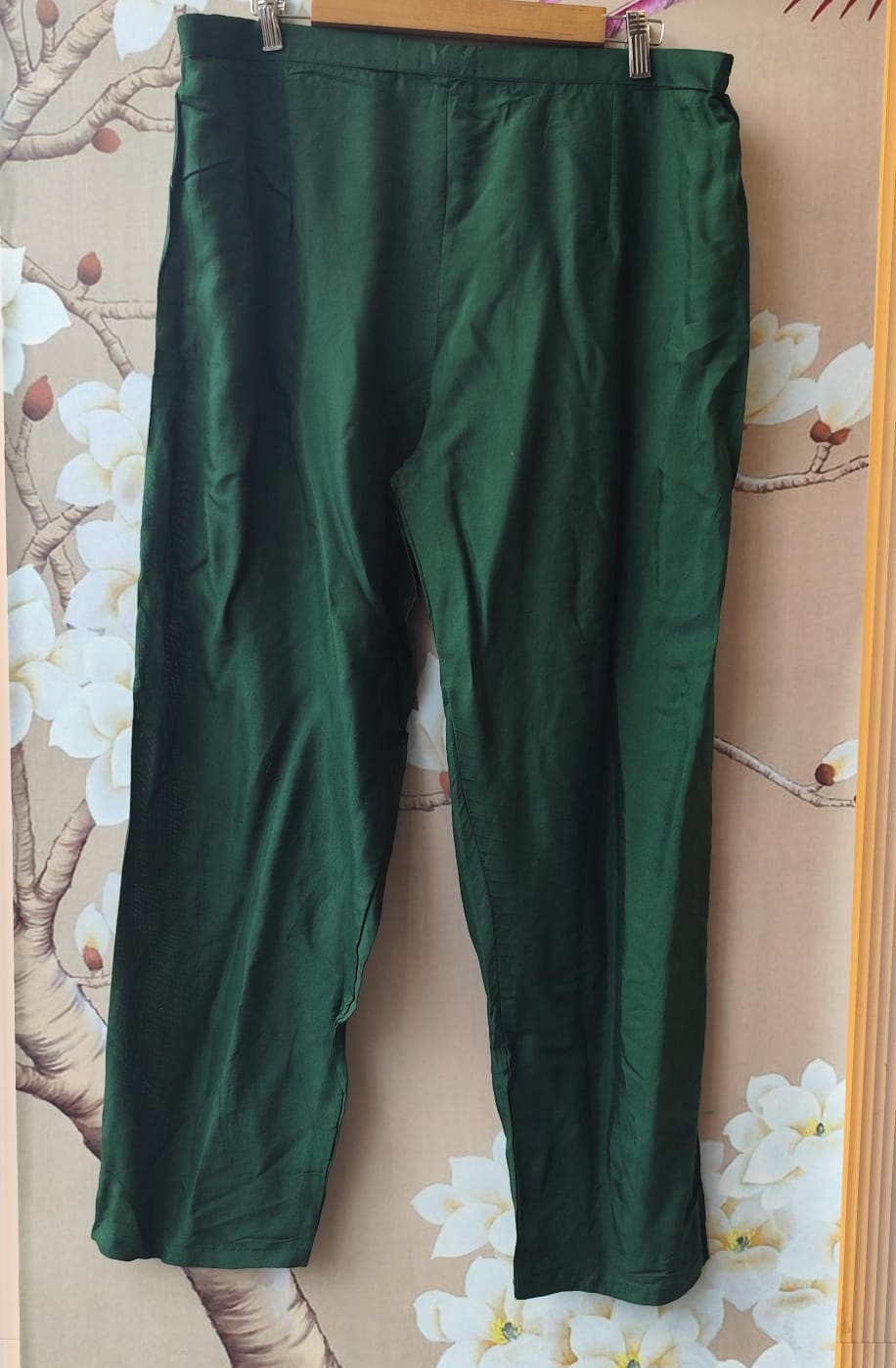 Super pretty handowrkd Mul chanderi suit set in bottle green