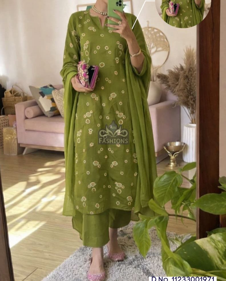 Pure cotton embroidered suit set in green