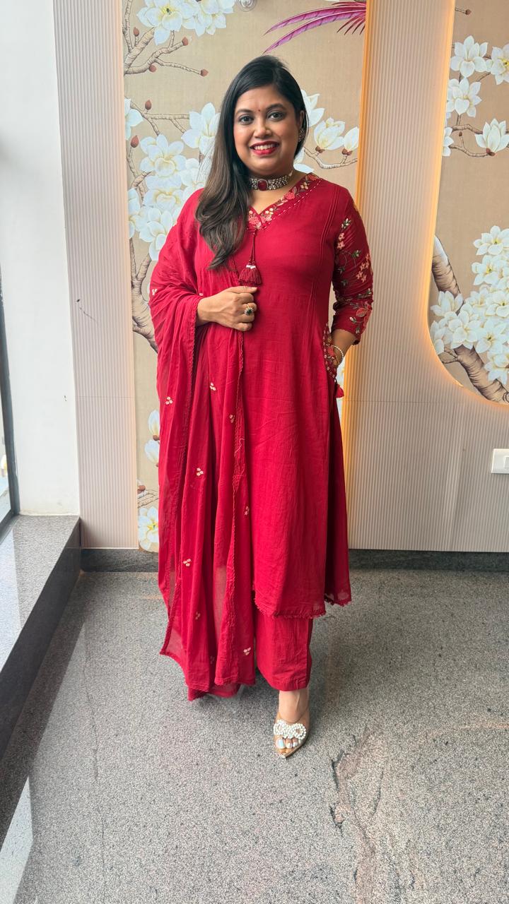 Super pretty Mul cotton embroidered in red