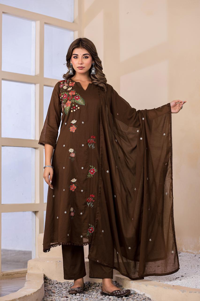 Pure Mul cotton embroidered suit set in brown
