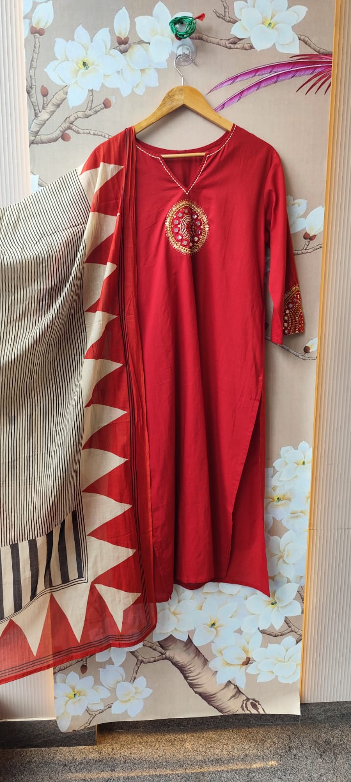 Super pretty cotton embroidered suit set in red