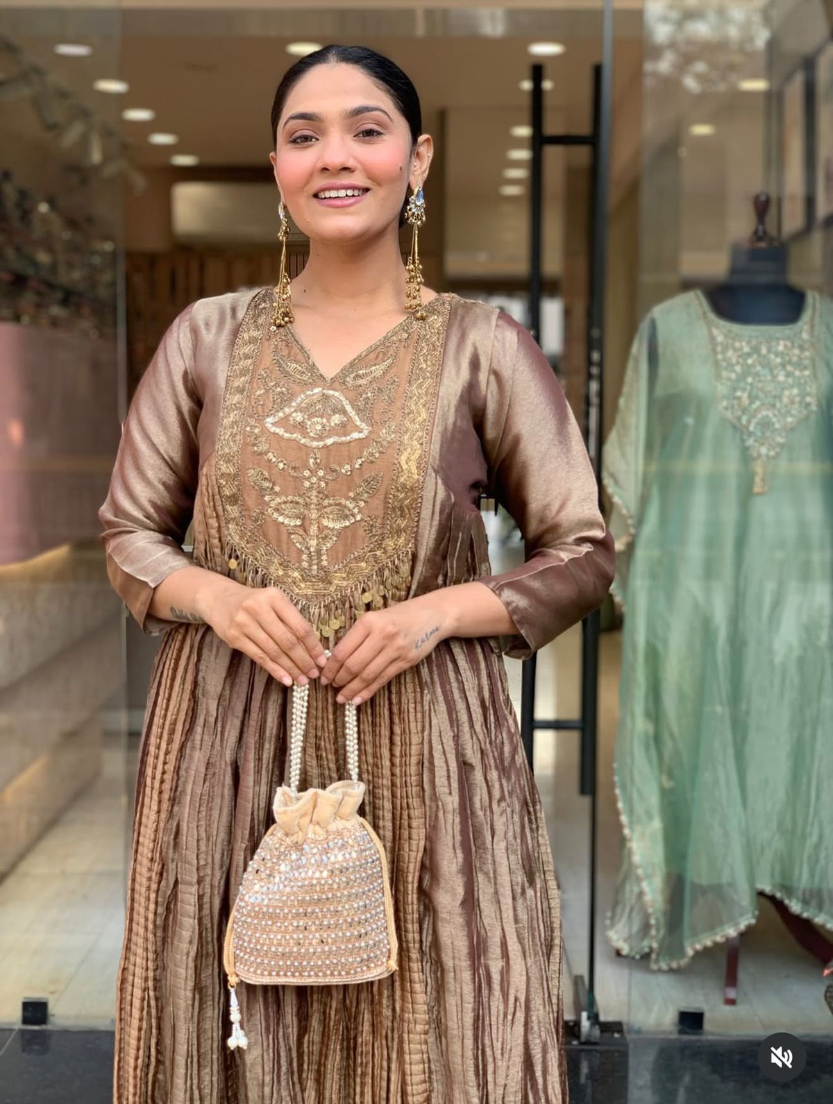 Very highly demanding Kanjiwaram glass tissue suit set