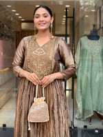 Very highly demanding Kanjiwaram glass tissue suit set