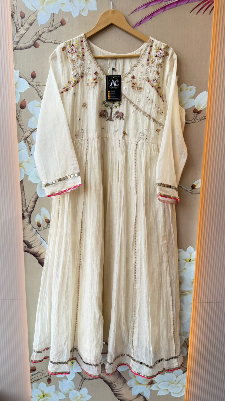 Premium lurix Mul chanderi suit set in white super gorgeous with real mirror detailing