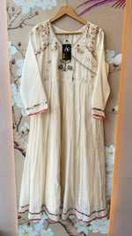 Premium lurix Mul chanderi suit set in white super gorgeous with real mirror detailing