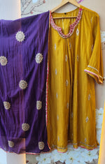 Premium Mul chanderi in contrast dupatta full zari work in yellow n purple