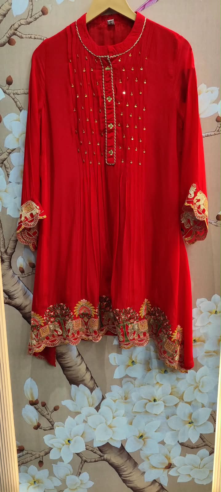 Premium chinon designer zari embroidered on back , pant n kurta in red