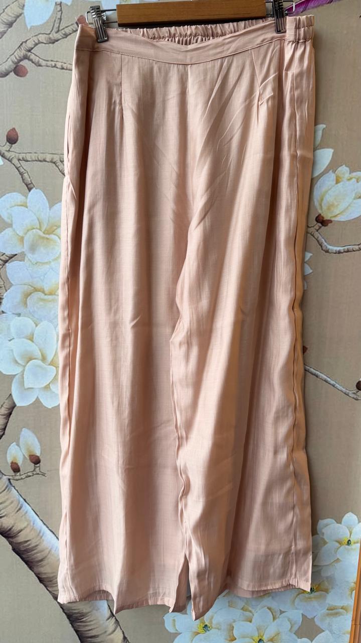 Pretty embroidered Mul Chanderi lining suit set in cream