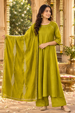 Pure Banarasi Mul chanderi with zari detailing on the dupatta in green