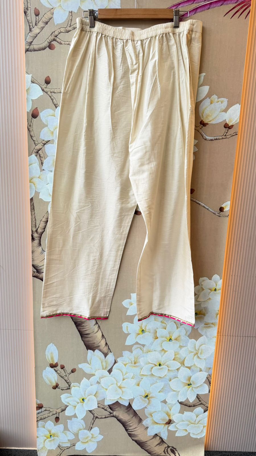 Premium lurix Mul chanderi suit set in white super gorgeous with real mirror detailing